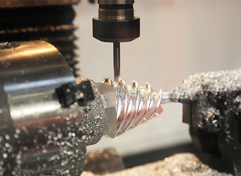 1761962303135761.jpg 攝圖網_503559027_在數控車床上銑削復雜的螺旋零件(企業商用).jpg